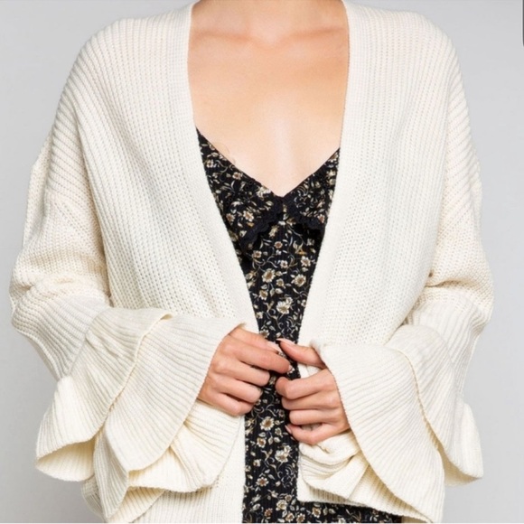 New POL Open Cardigan With Bell Sleeves - Picture 5 of 6
